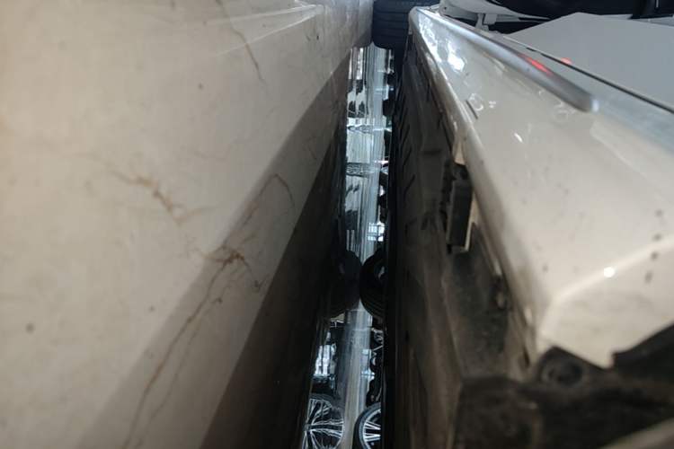 Used Mercedes-Benz C-Class 2020 Restyled C 260 L Sport Edition Left Side Sill