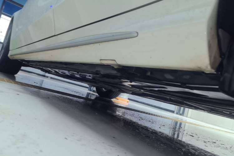 Used Mercedes-Benz C-Class 2020 Restyled C 260 L Sport Edition Left Side Sill