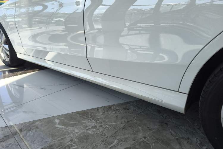 Used Mercedes-Benz C-Class 2020 Restyled C 200 Estate Left Side Sill