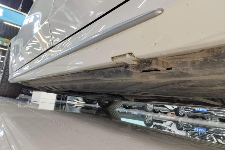 Used Mercedes-Benz C-Class 2020 C 260 L Sport Edition Left Side Sill