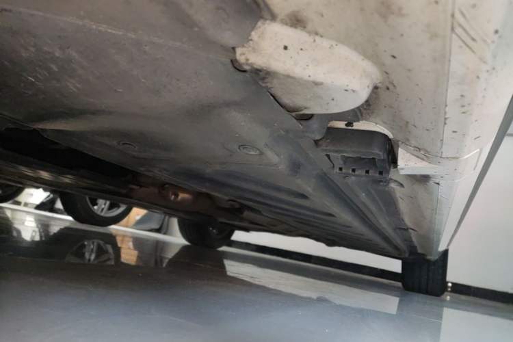 Used Mercedes-Benz C-Class 2020 Restyled C 260 L Sport Edition Left Side Sill