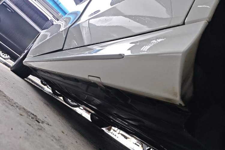 Used Mercedes-Benz C-Class 2020 C 200 L Fashion Edition Sport Version Left Side Sill