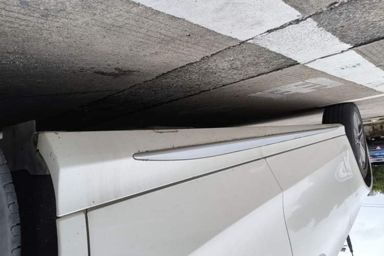 Used Mercedes-Benz C-Class 2020 Restyled C 260 L Sport Edition Left Side Sill