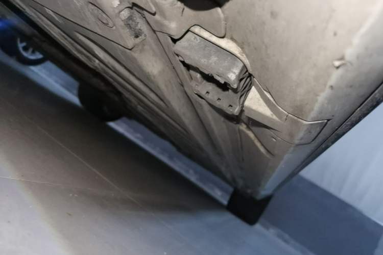 Used Mercedes-Benz C-Class 2020 Restyled C 260 Sport Edition Left Side Sill