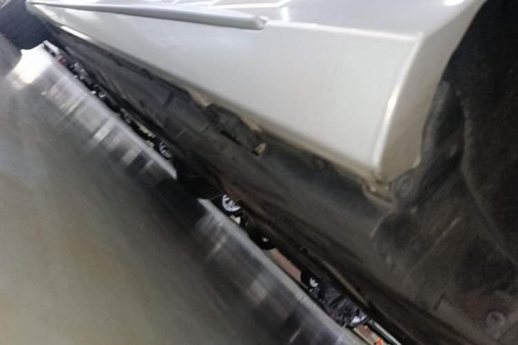 Used Mercedes-Benz C-Class 2020 C 260 L Sport Edition Left Side Sill