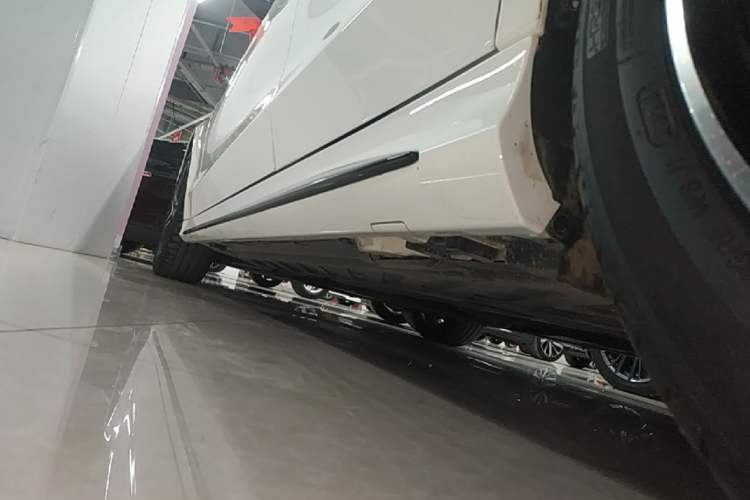 Used Mercedes-Benz C-Class 2020 Restyled C 260 Sport Edition Left Side Sill