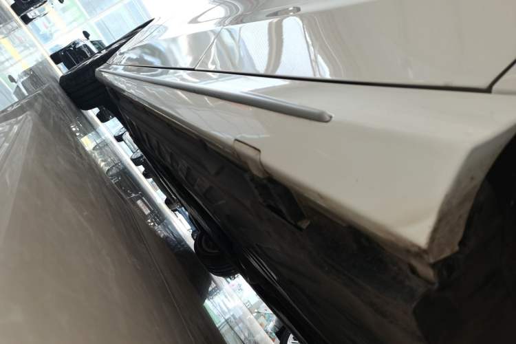 Used Mercedes-Benz C-Class 2020 Restyled C 200 L Fashion Edition Sport Version Left Side Sill
