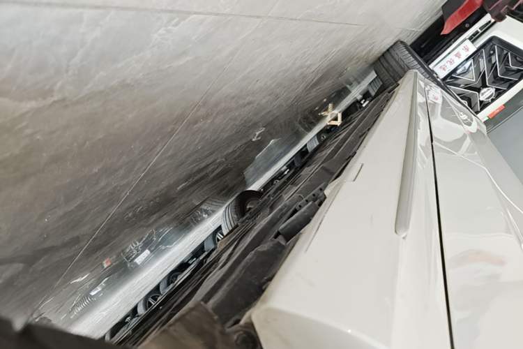 Used Mercedes-Benz C-Class 2020 Restyled C 260 L Sport Edition Left Side Sill