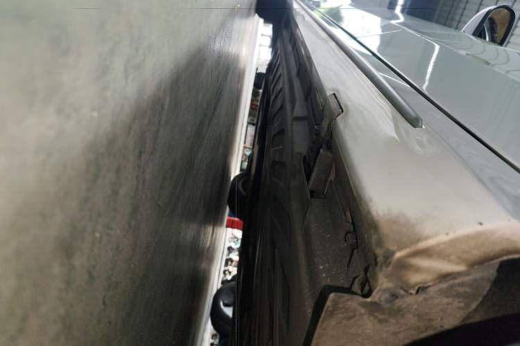 Used Mercedes-Benz C-Class 2020 C 260 L Sport Edition Left Side Sill