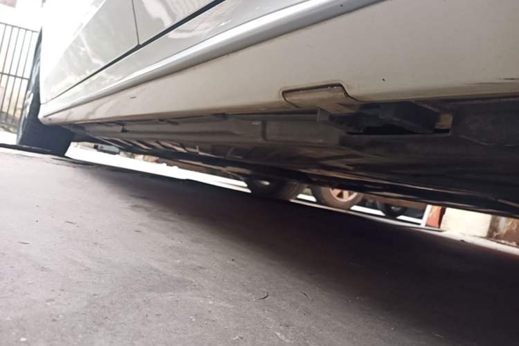 Used Mercedes-Benz C-Class 2020 C 260 L Sport Edition Left Side Sill