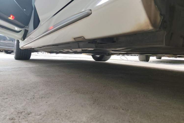 Used Mercedes-Benz C-Class 2020 Restyled C 200 L Fashion Edition Sport Version Left Side Sill