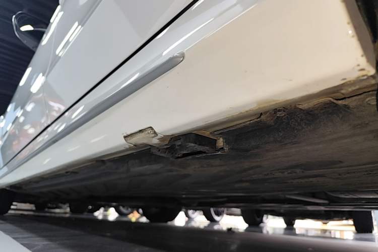 Used Mercedes-Benz C-Class 2020 C 260 L Sport Edition Left Side Sill