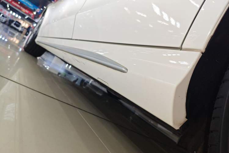 Used Mercedes-Benz C-Class 2020 C 200 L Fashion Edition Sport Version Left Side Sill
