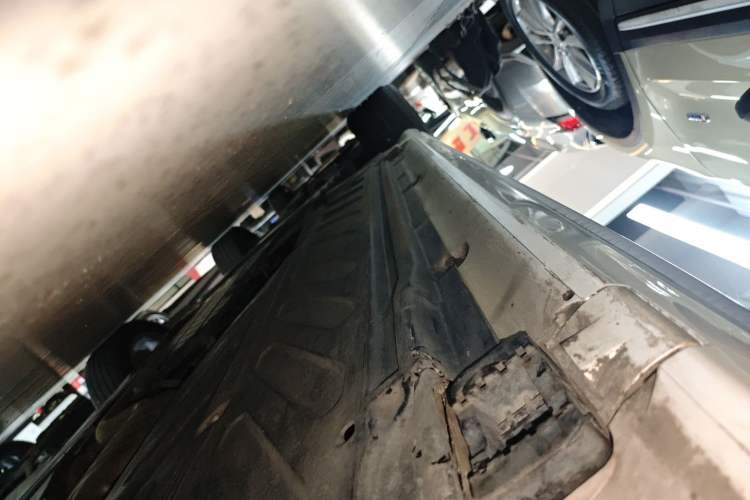 Used Mercedes-Benz C-Class 2020 C 260 L Sport Edition Left Side Sill