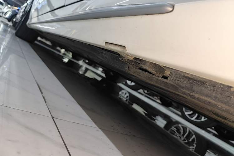 Used Mercedes-Benz C-Class 2020 Restyled C 260 L Sport Edition Left Side Sill