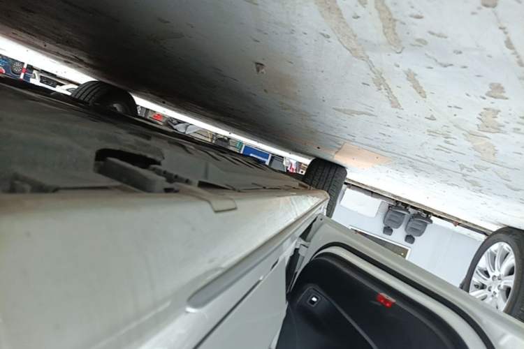 Used Mercedes-Benz C-Class 2020 Restyled C 260 L Sport Edition Left Side Sill