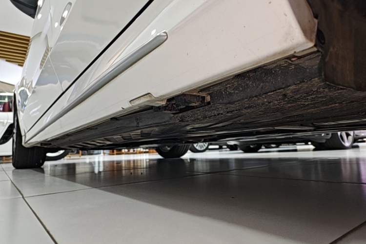 Used Mercedes-Benz C-Class 2020 Restyled C 200 L Fashion Edition Sport Version Left Side Sill