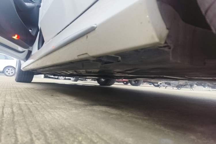 Used Mercedes-Benz C-Class 2020 Restyled C 260 L Sport Edition Left Side Sill