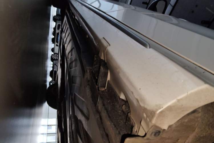Used Mercedes-Benz C-Class 2020 C 260 L Sport Edition Left Side Sill