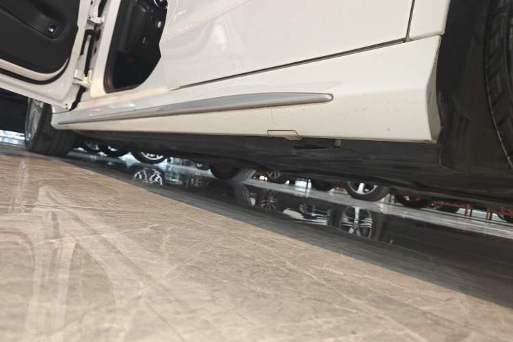 Used Mercedes-Benz C-Class 2020 Restyled C 200 L Fashion Edition Sport Version Left Side Sill