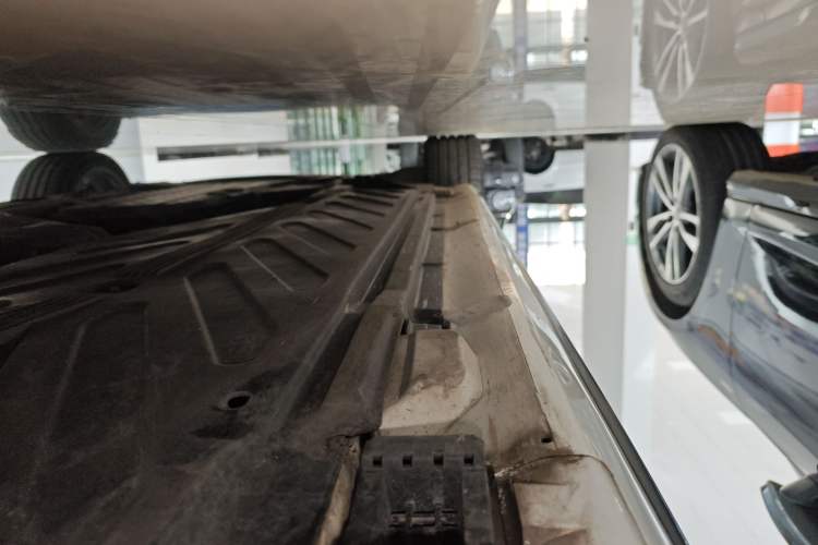 Used Mercedes-Benz C-Class 2020 Restyled C 260 Sport Edition Left Side Sill