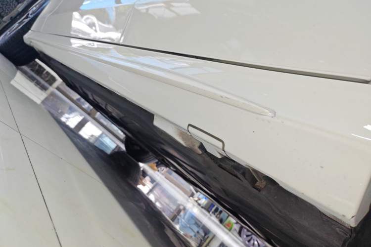Used Mercedes-Benz C-Class 2020 Facelifted C 260 Estate Left Side Sill