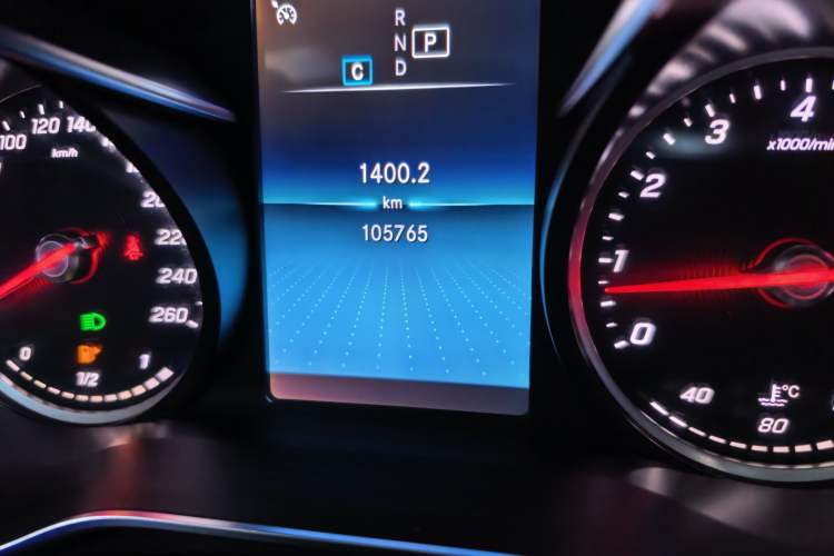 Used Mercedes-Benz C-Class 2020 C 200 L Dynamic Sport Edition Odometer Close Up