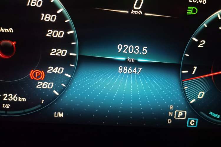 Used Mercedes-Benz C-Class 2020 Restyled C 260 L Sport Edition Odometer Close Up