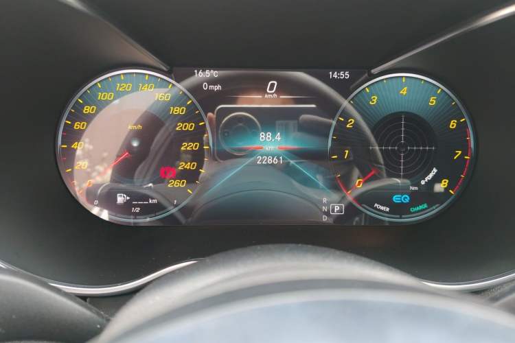 Used Mercedes-Benz C-Class 2020 Restyled C 260 Sport Edition Odometer Close Up