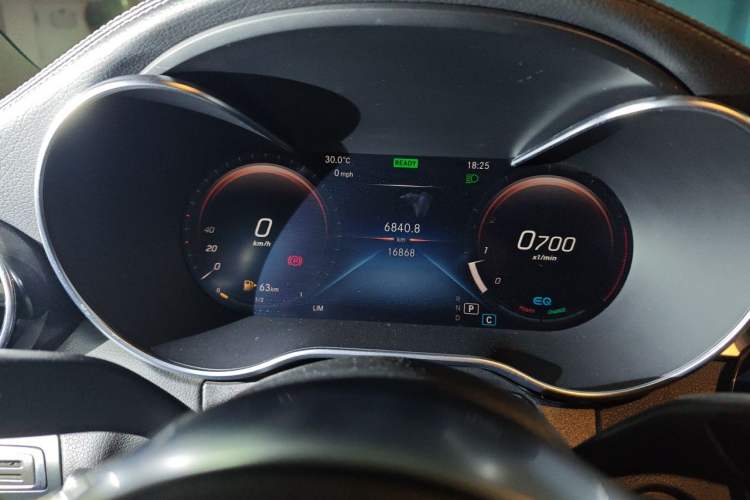 Used Mercedes-Benz C-Class 2020 C 260 L Sport Edition Odometer Close Up