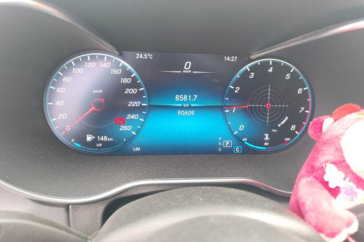 Used Mercedes-Benz C-Class 2020 Restyled C 200 L Fashion Edition Sport Version Odometer Close Up