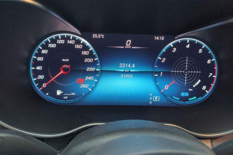 Used Mercedes-Benz C-Class 2020 Restyled C 260 L Sport Edition Odometer Close Up