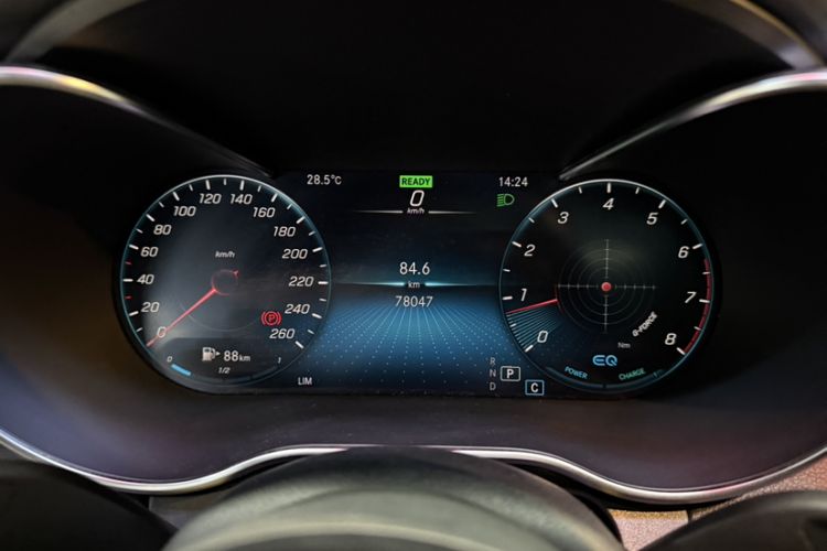 Used Mercedes-Benz C-Class 2020 C 260 L Sport Edition Odometer Close Up