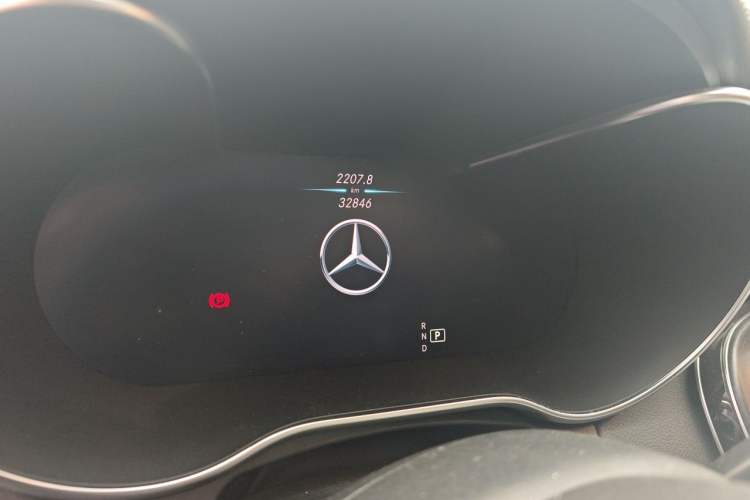 Used Mercedes-Benz C-Class 2020 C 260 L Sport Edition Odometer Close Up