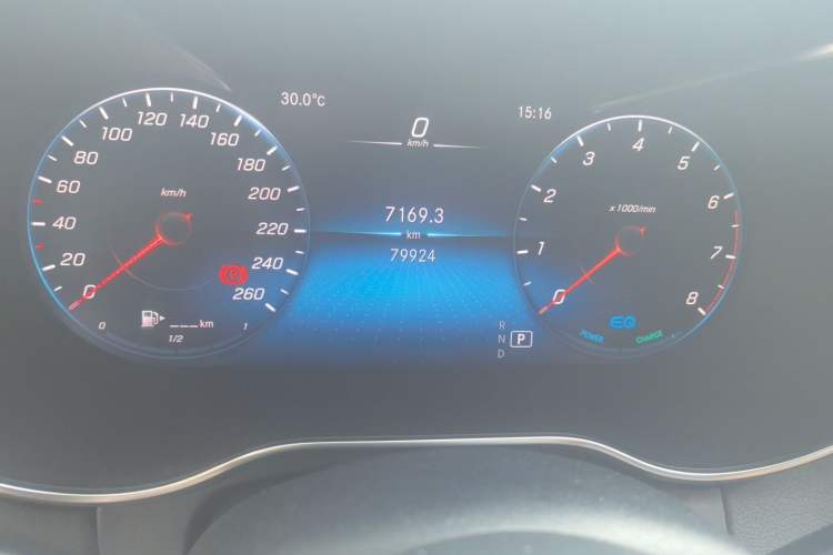 Used Mercedes-Benz C-Class 2020 Restyled C 260 L Sport Edition Odometer Close Up