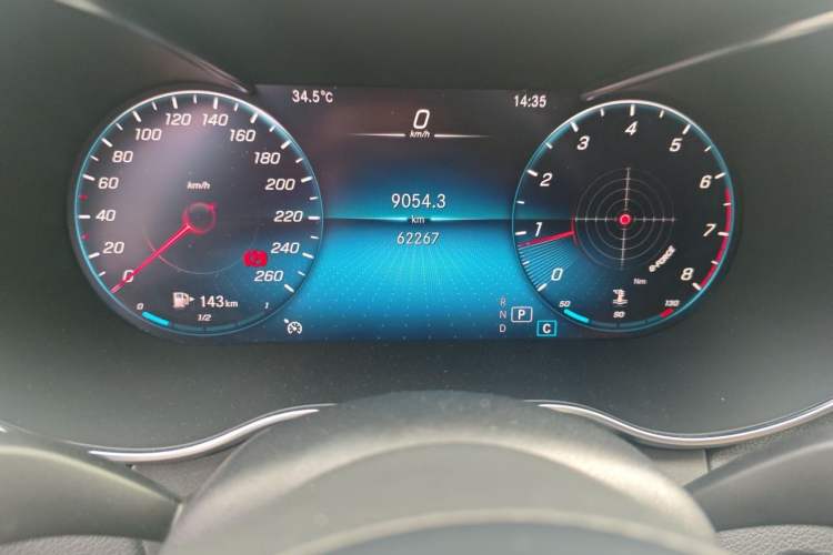 Used Mercedes-Benz C-Class 2020 C 200 L Fashion Edition Sport Version Odometer Close Up