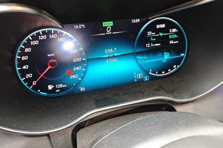 Used Mercedes-Benz C-Class 2020 Restyled C 260 L Sport Edition Odometer Close Up