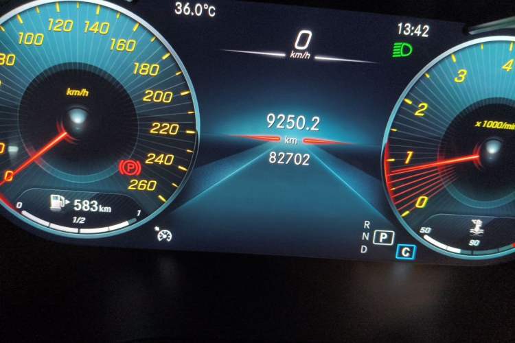 Used Mercedes-Benz C-Class 2020 C 200 L Fashion Edition Sport Version Odometer Close Up