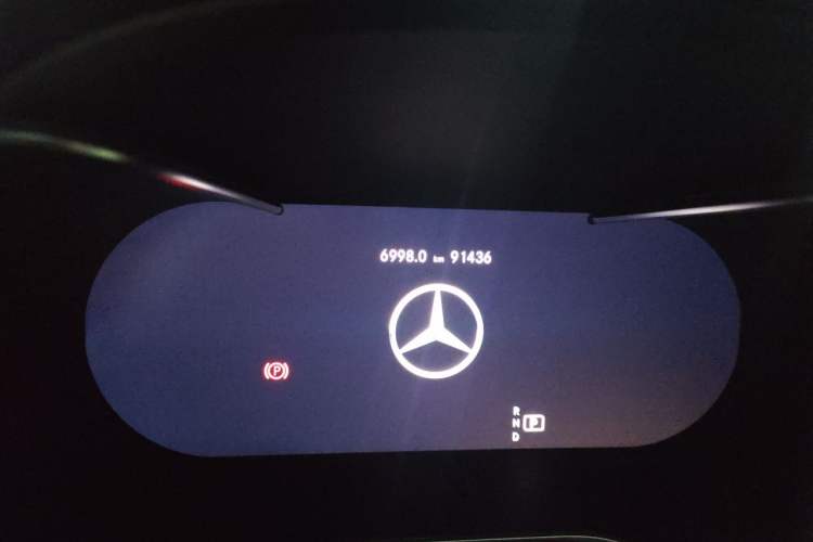 Used Mercedes-Benz C-Class 2020 Restyled C 200 L Fashion Edition Sport Version Odometer Close Up