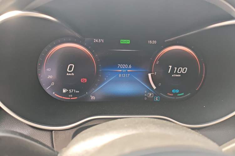 Used Mercedes-Benz C-Class 2020 C 260 L Sport Edition Odometer Close Up