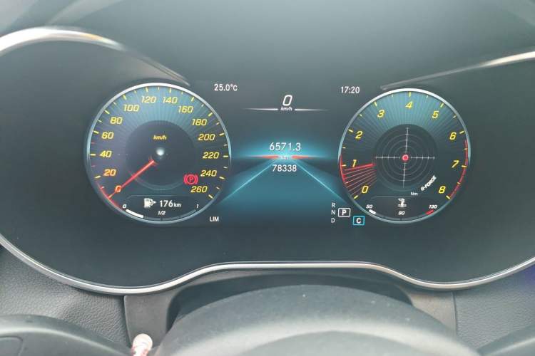 Used Mercedes-Benz C-Class 2020 Restyled C 200 L Fashion Edition Sport Version Odometer Close Up