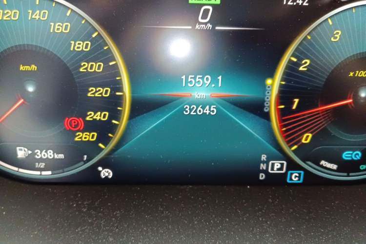 Used Mercedes-Benz C-Class 2020 Restyled C 260 L Sport Edition Odometer Close Up