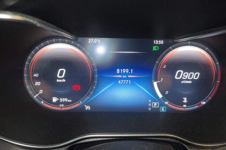 Used Mercedes-Benz C-Class 2020 C 200 L Fashion Edition Sport Version Odometer Close Up