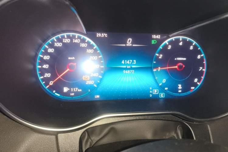 Used Mercedes-Benz C-Class 2020 C 200 L Fashion Edition Sport Version Odometer Close Up