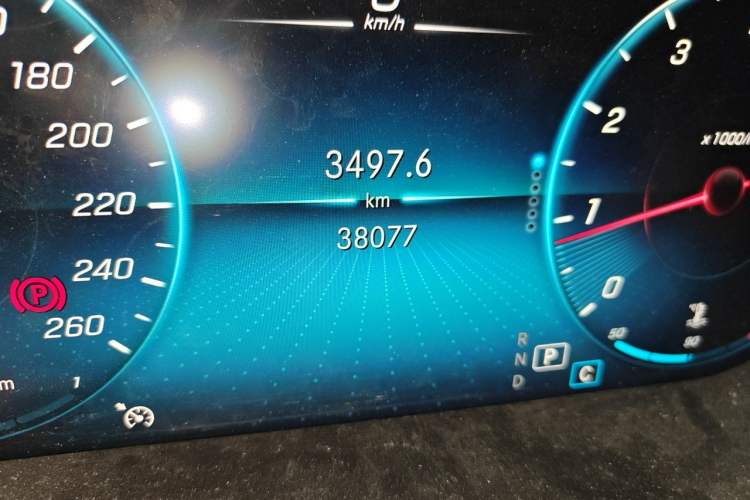 Used Mercedes-Benz C-Class 2020 C 200 L Fashion Model Odometer Close Up