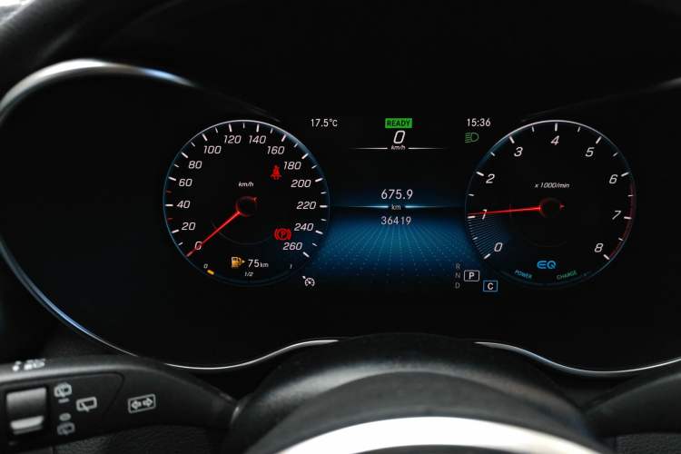 Used Mercedes-Benz C-Class 2020 C 260 Estate Odometer Close Up