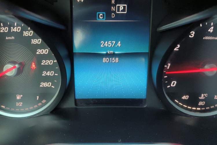 Used Mercedes-Benz C-Class 2020 C 200 L Dynamic Sport Edition Odometer Close Up