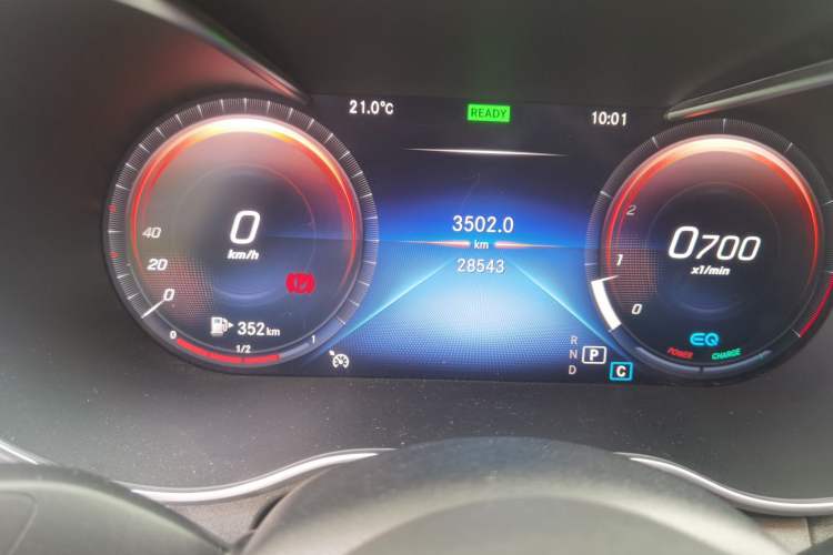 Used Mercedes-Benz C-Class 2020 Restyled C 260 Sport Edition Odometer Close Up