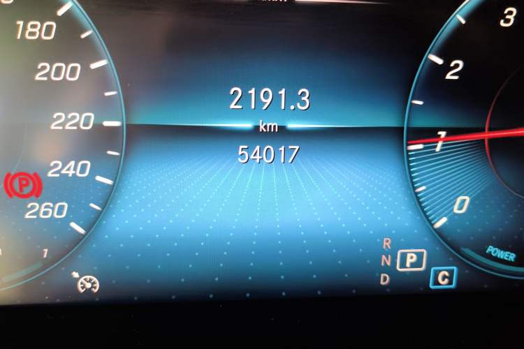 Used Mercedes-Benz C-Class 2020 Restyled C 260 L Sport Edition Odometer Close Up