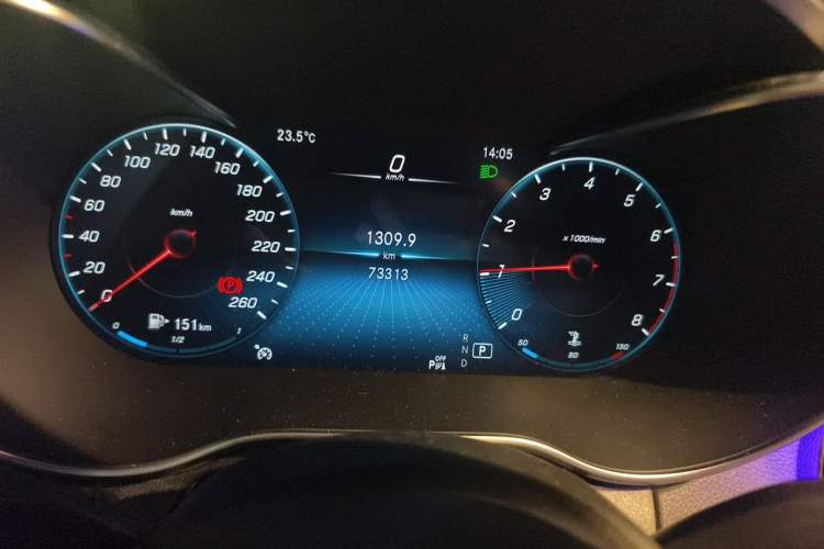 Used Mercedes-Benz C-Class 2020 Restyled C 260 L Sport Edition Odometer Close Up
